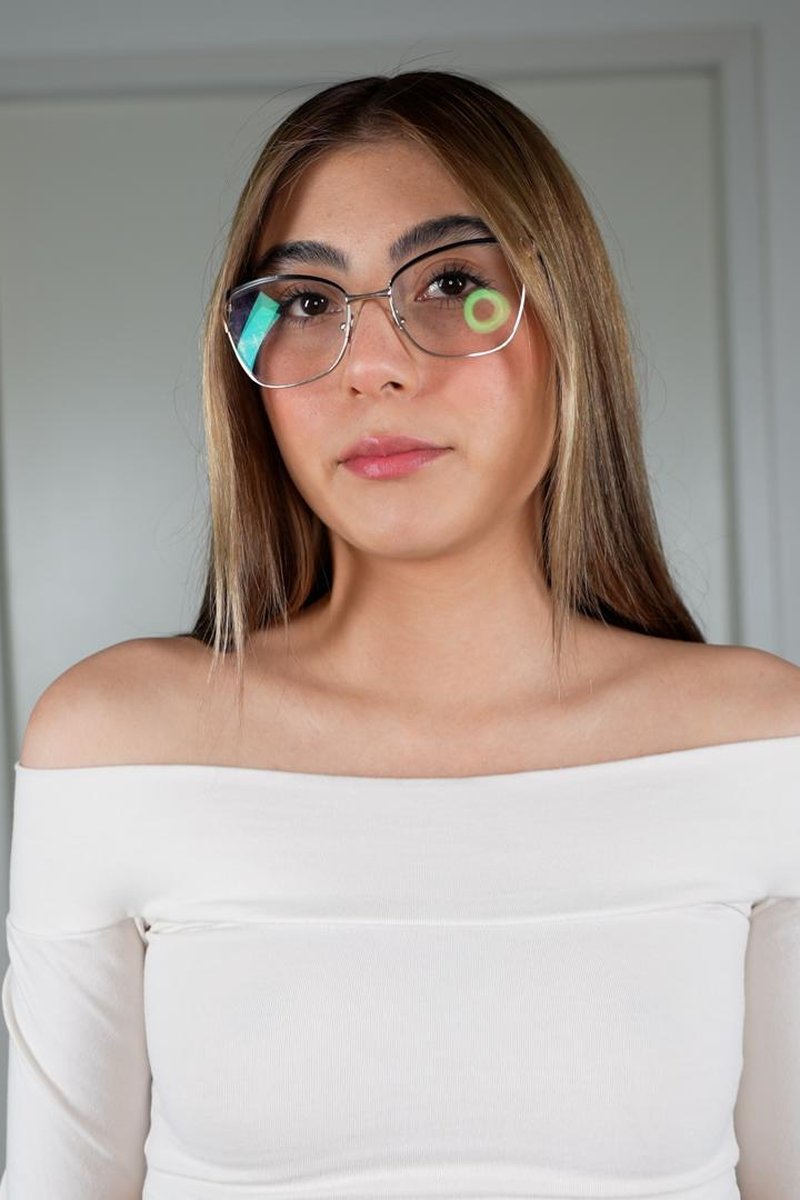 Alejandra - Screenshot 1 of 4 - Amateur