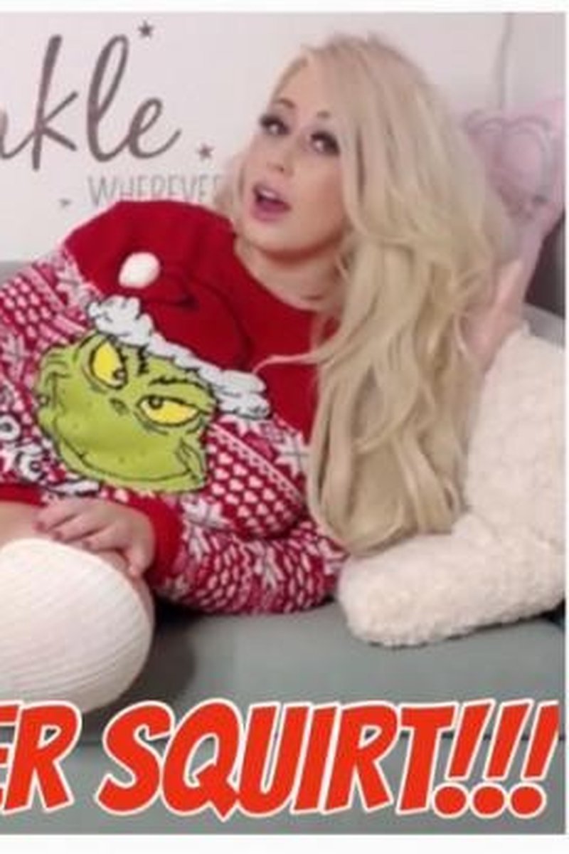 Squirting for Santa - Screenshot 1 of 4 - Big Ass