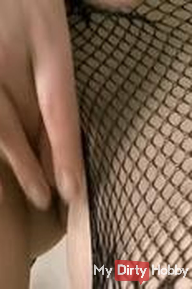 Request Video - Screenshot 1 of 4 - Lara Lust