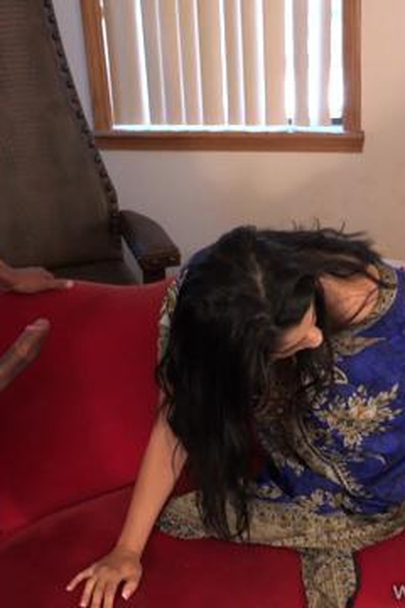 Nadia's Harem - Screenshot 1 of 4 - Black Bull