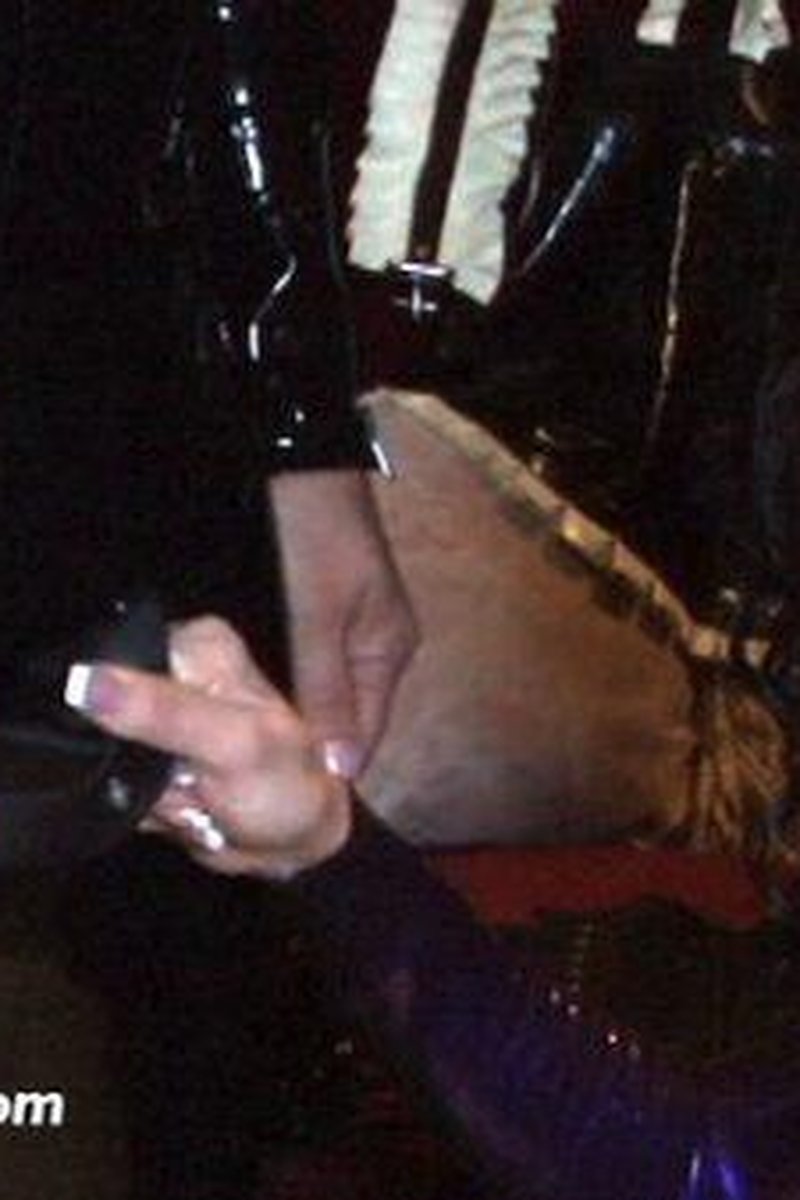 Latex: Catsuit Features - Screenshot 1 of 4 - Latex