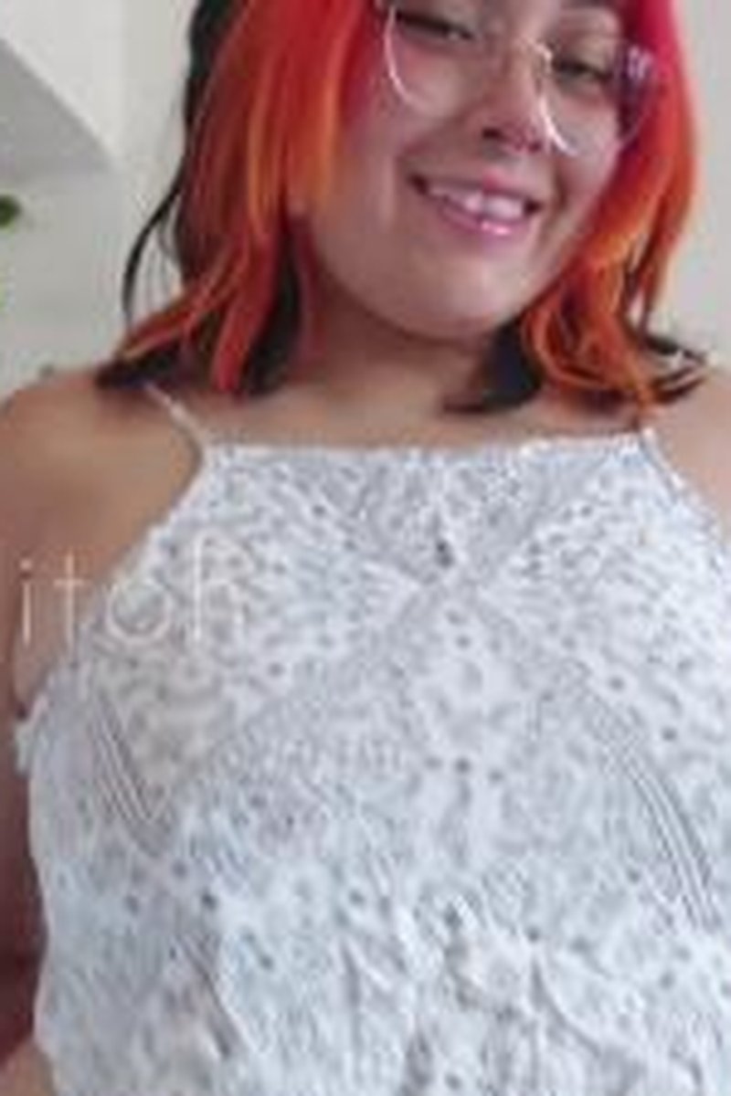 Bouncing Bubs - Screenshot 1 of 4 - 21 Year-old