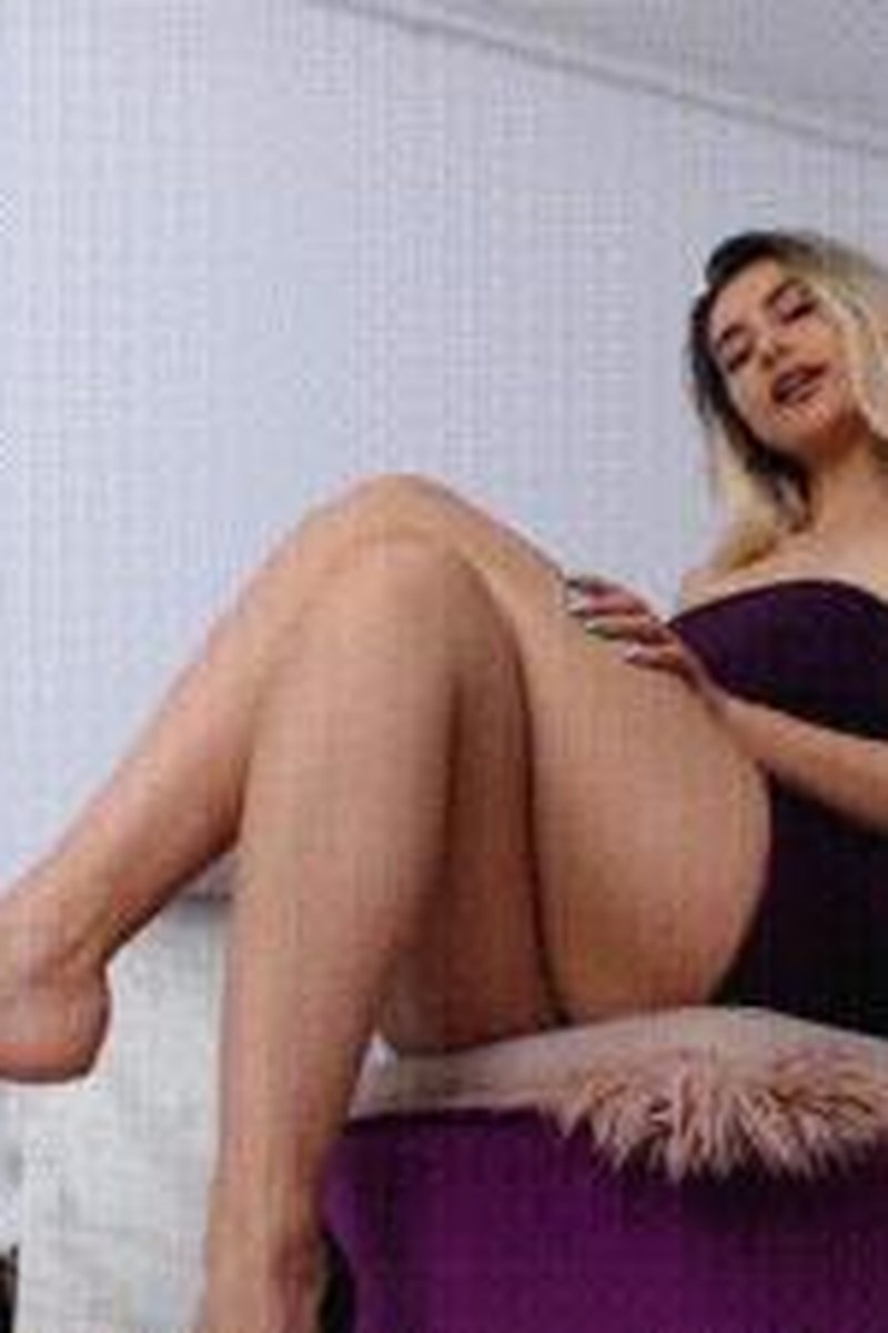 Chastity Release - Screenshot 1 of 4 - Blonde Hair (Female)