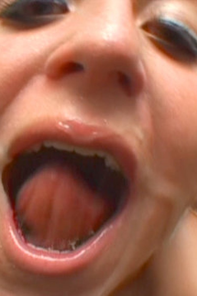 Jules Van Saint - Screenshot 1 of 4 - Blowjob
