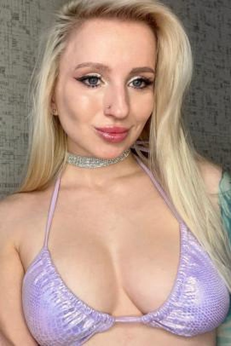 Sissy Training - Screenshot 1 of 4 - Babes