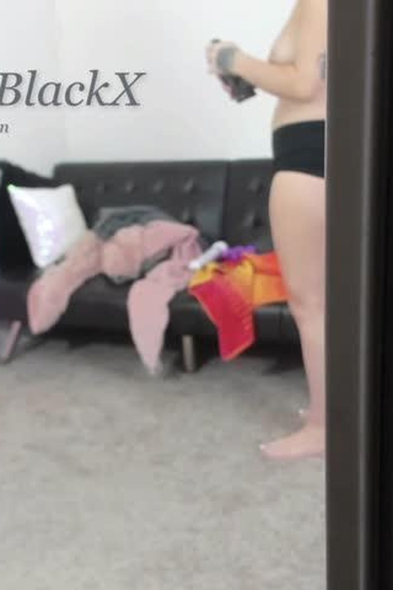 Peeping Tom - Screenshot 1 of 4 - College