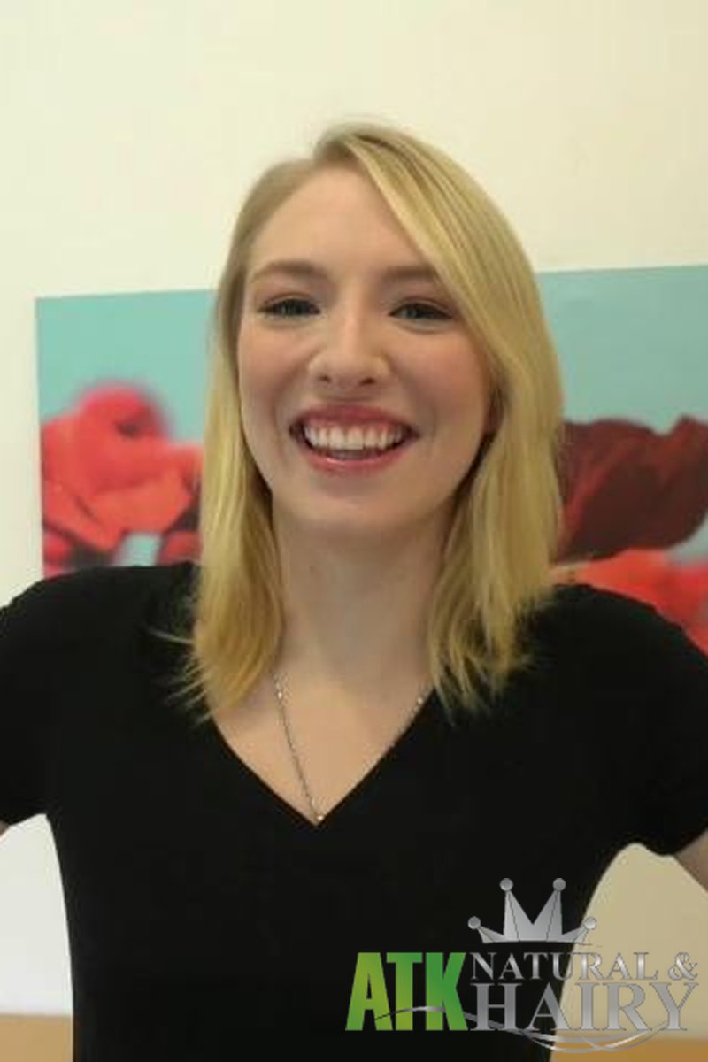 Trillium - Interview - Screenshot 1 of 4 - Blonde Hair (Female)