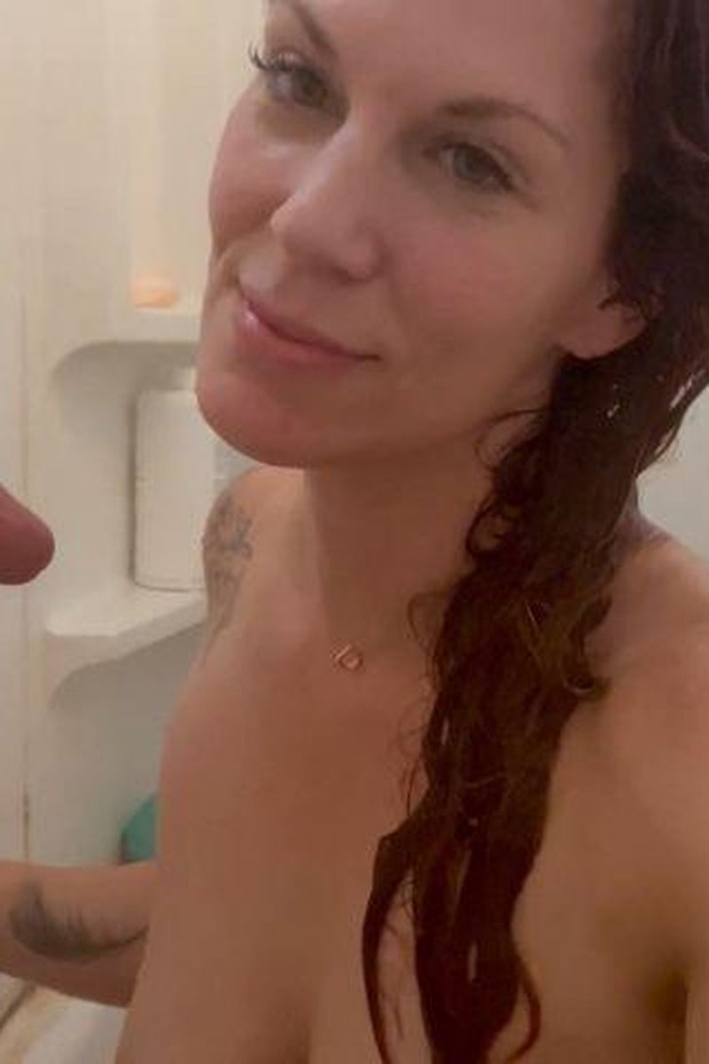 Shower Head - Screenshot 1 of 4 - Blowjob