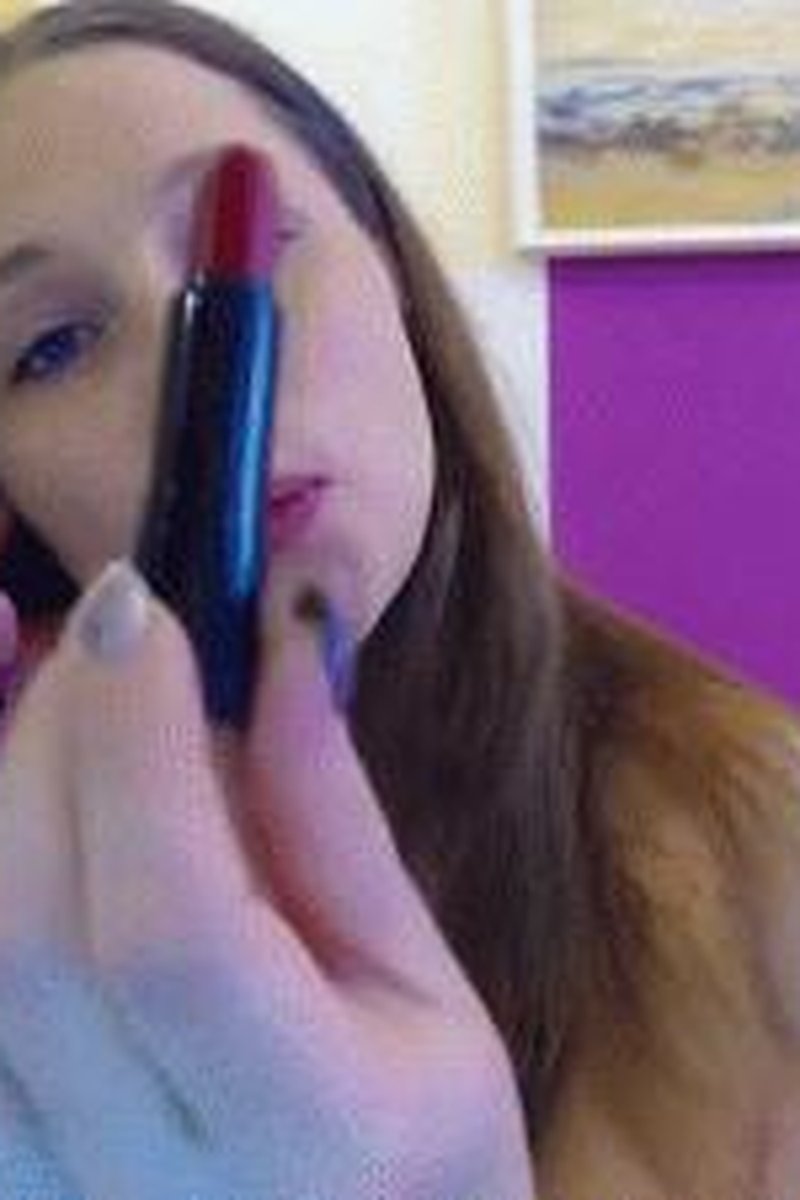 Deep Red Lipstick - Screenshot 1 of 4 - Bra