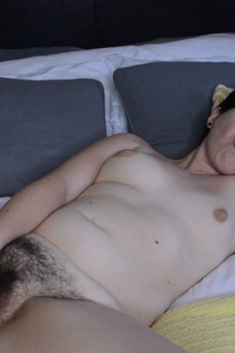 Lip-Smelling Orgasm - Screenshot 1 of 4 - Confessions