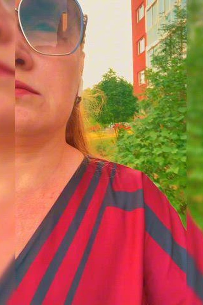 A Walk - Screenshot 1 of 4 - Vikki Georgian