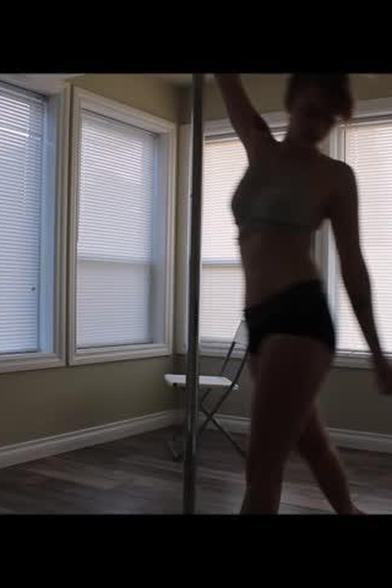 Dancing Around - Screenshot 1 of 4 - Babes