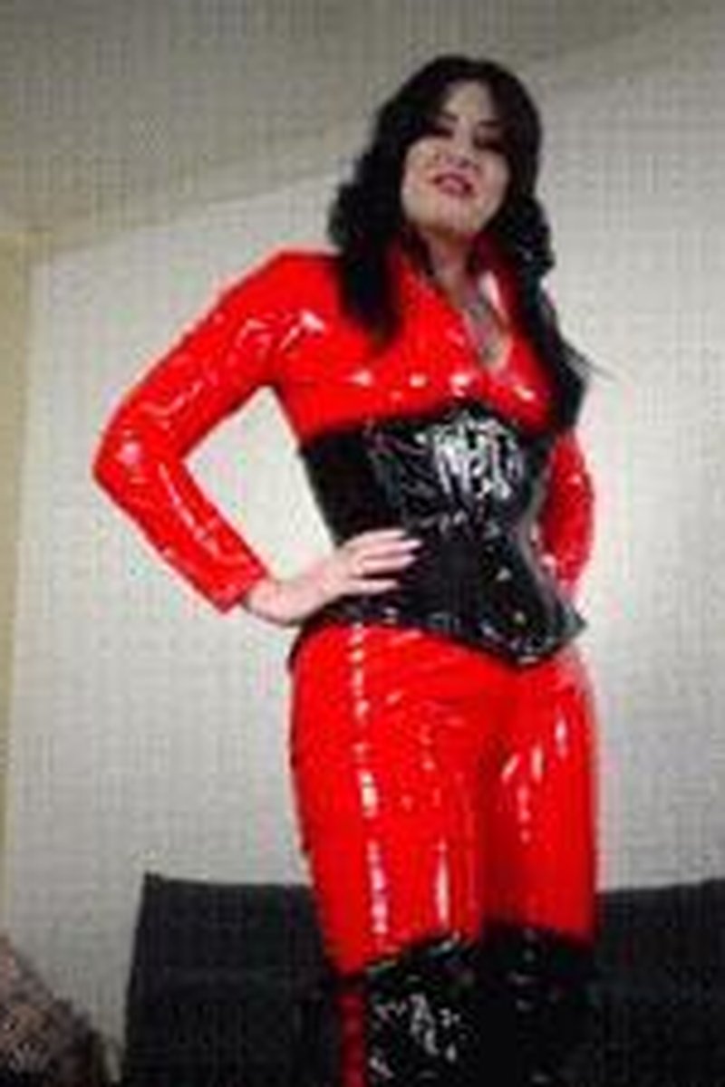 Beta Boot Boy - Screenshot 1 of 4 - Body Worship