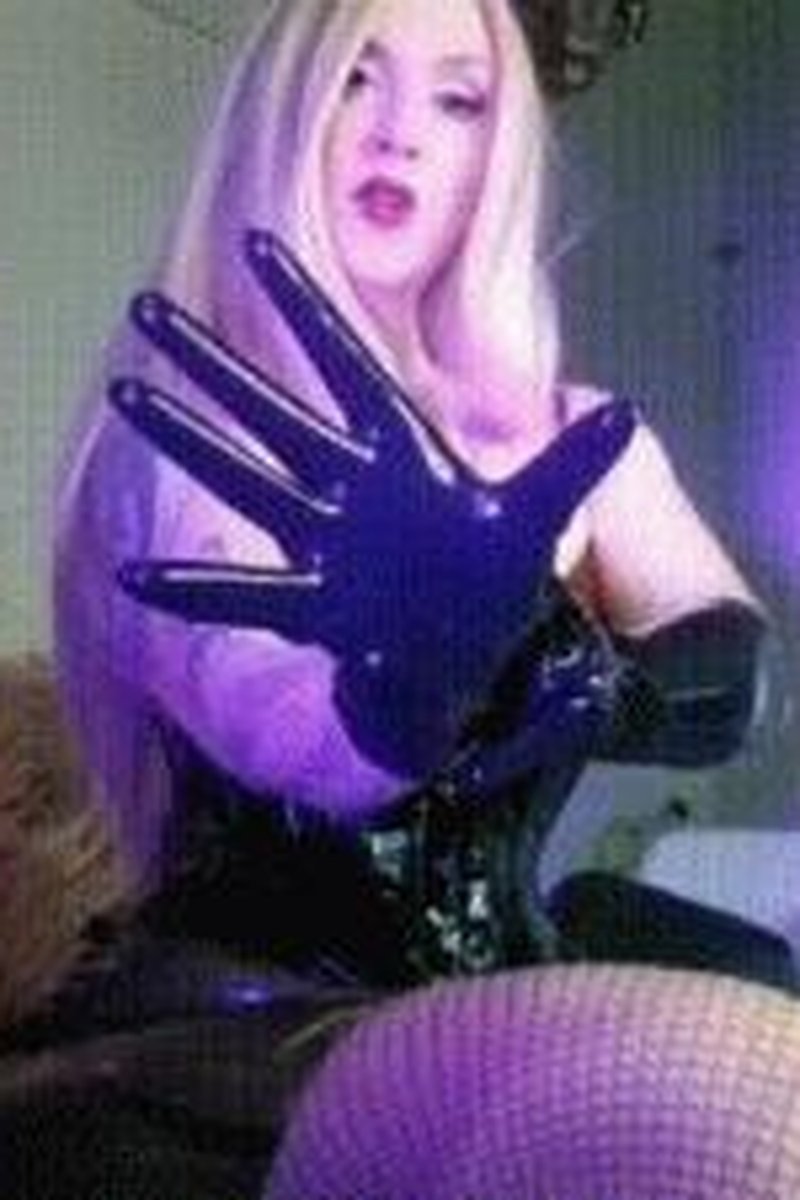 Trained Milking - Screenshot 1 of 4 - Domination