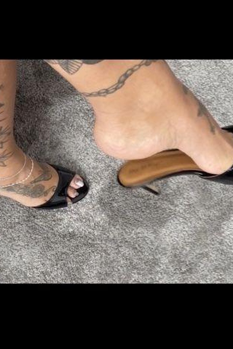 Mule Dangle - Screenshot 1 of 4 - BBW