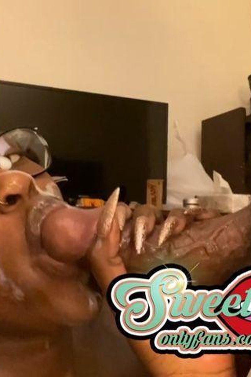 Dick Spits On My Face While On Knees - Screenshot 1 of 4 - Amateur