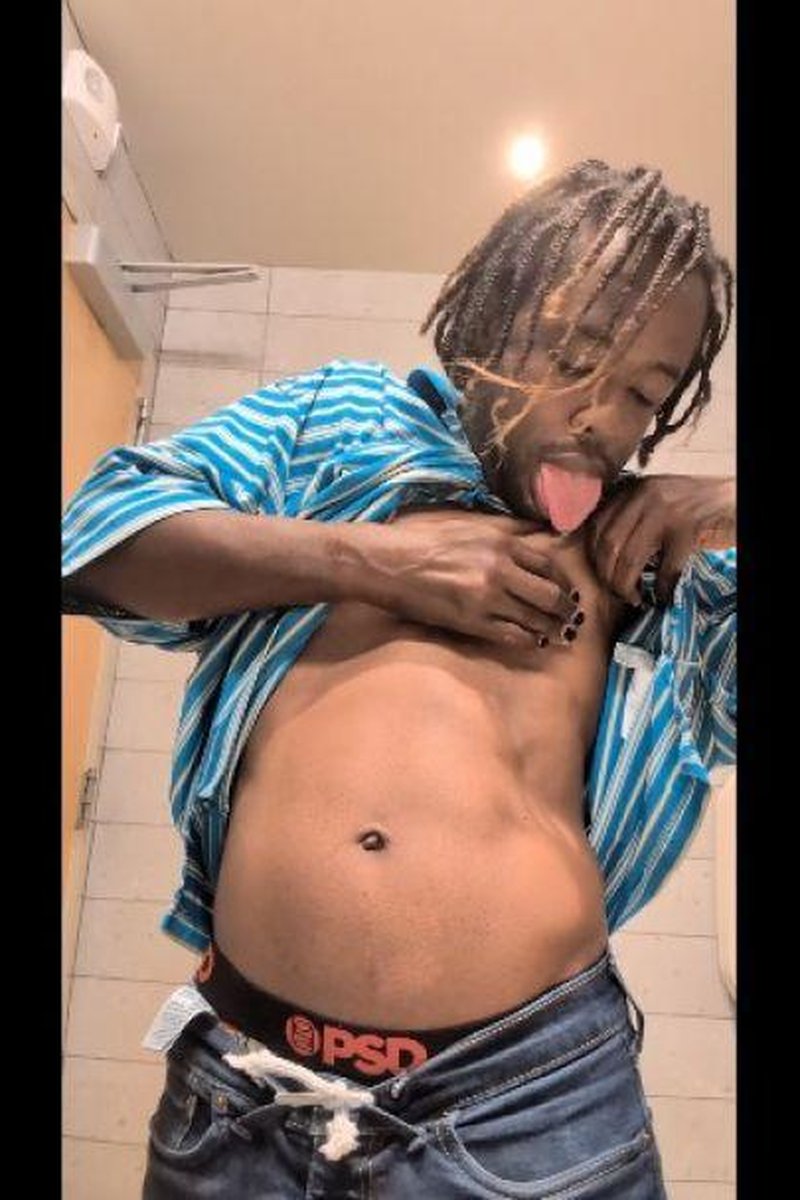 Long Tongue/Nipple Licking Good - Screenshot 1 of 4 - Bisexual