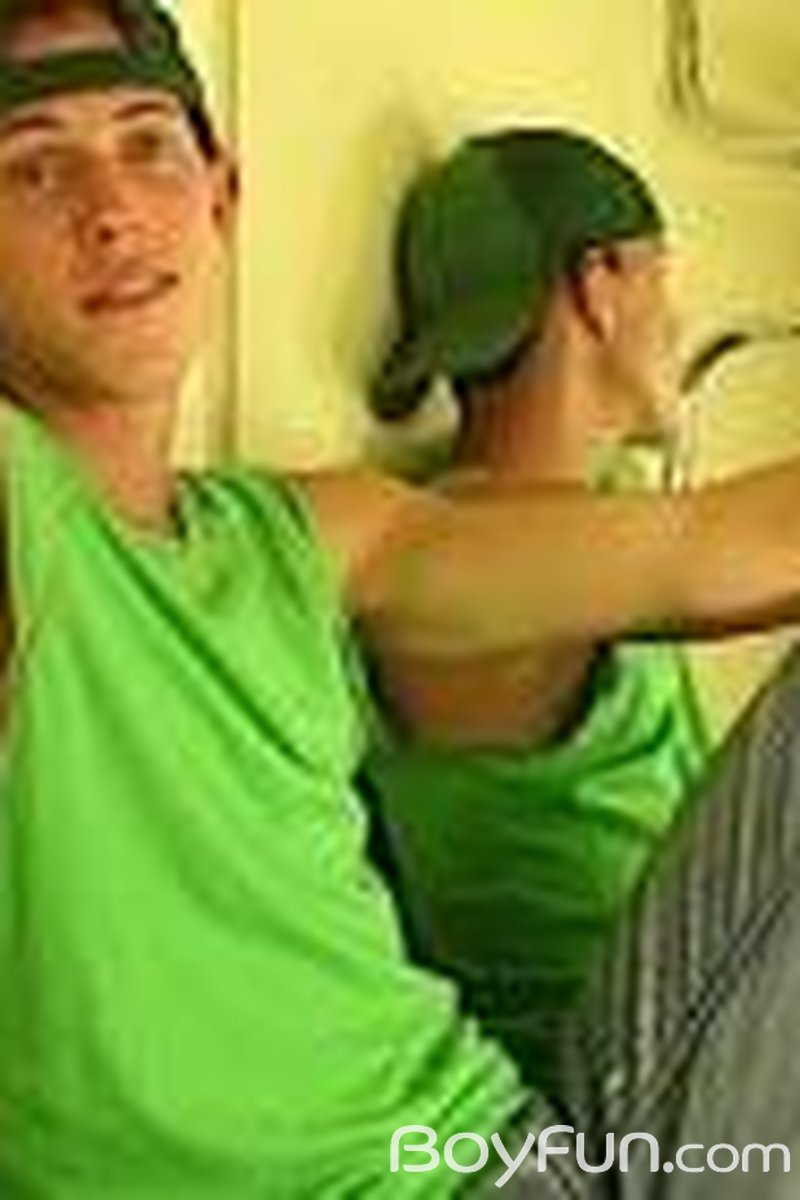 Dustin - Screenshot 1 of 4 - Gay