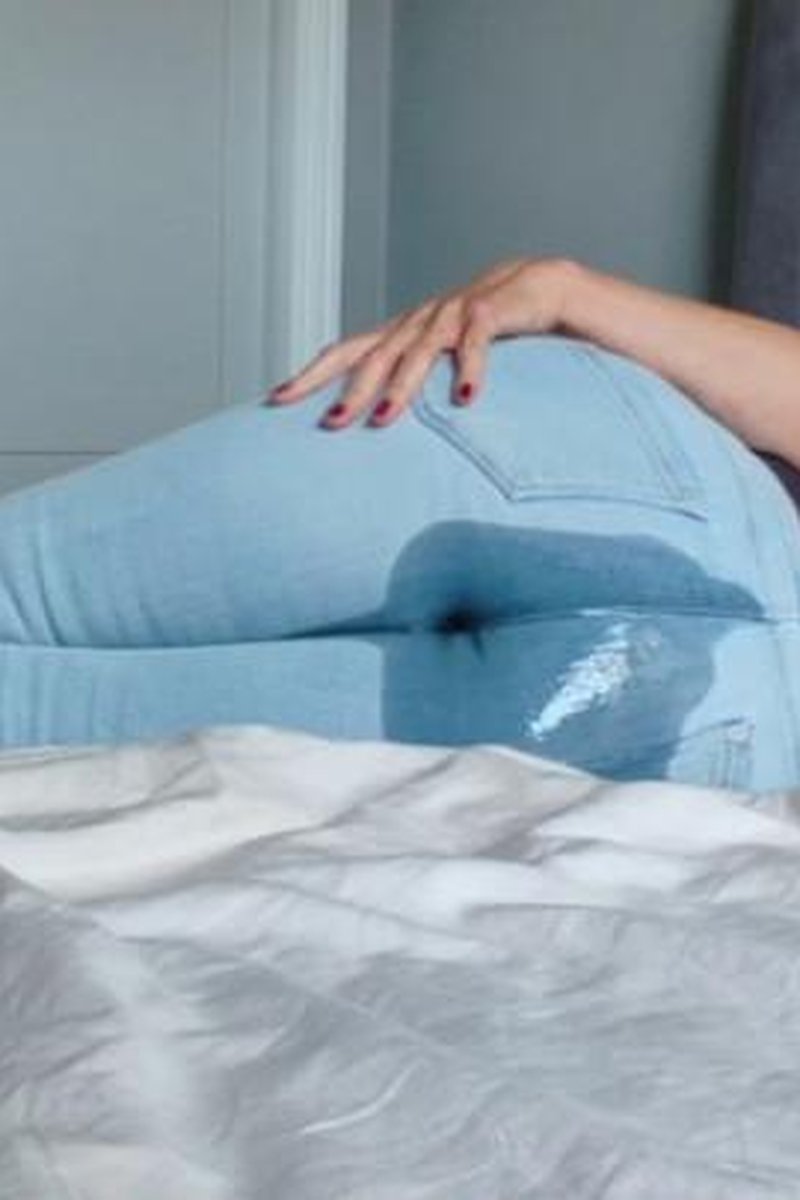 Jeans Bedwetting - Screenshot 1 of 4 - Bedwetting