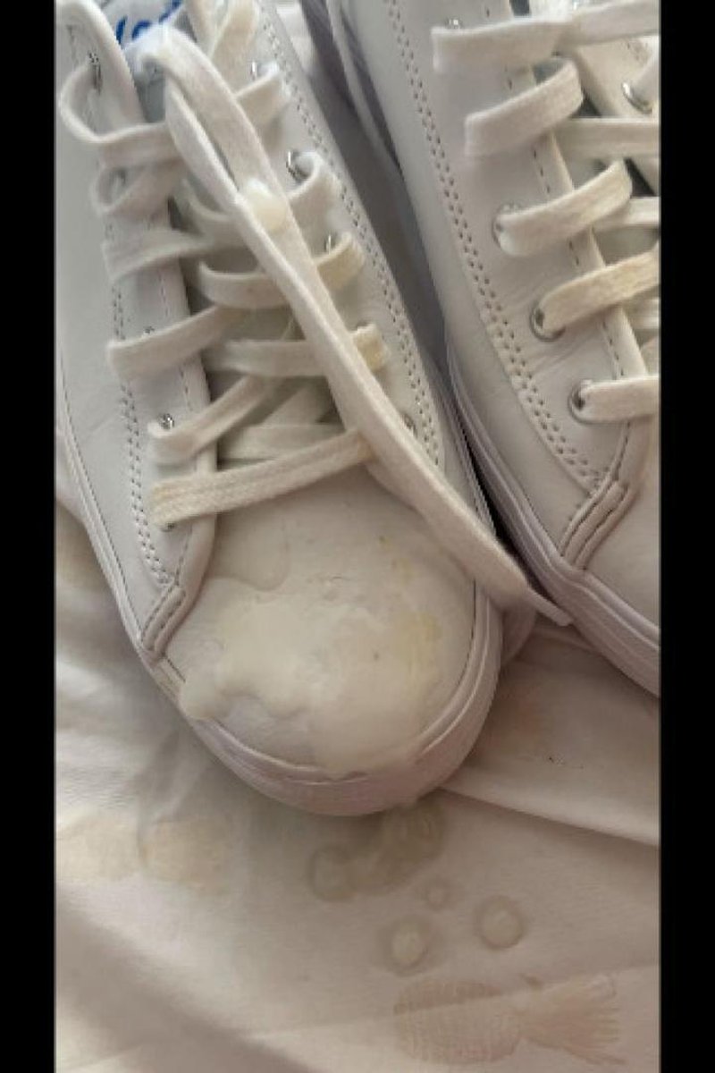 Massive Keds Load - Screenshot 1 of 4 - Cock Play