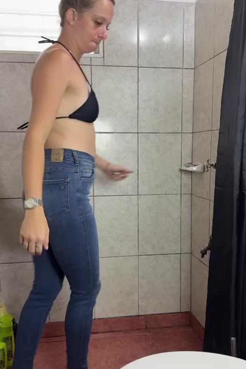 Desperation - Screenshot 1 of 4 - Jeans