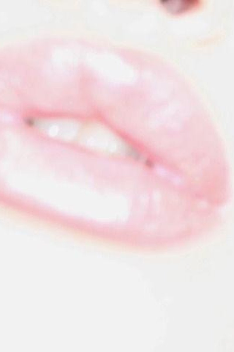 Luxurious Lips - Screenshot 1 of 4 - Femdom