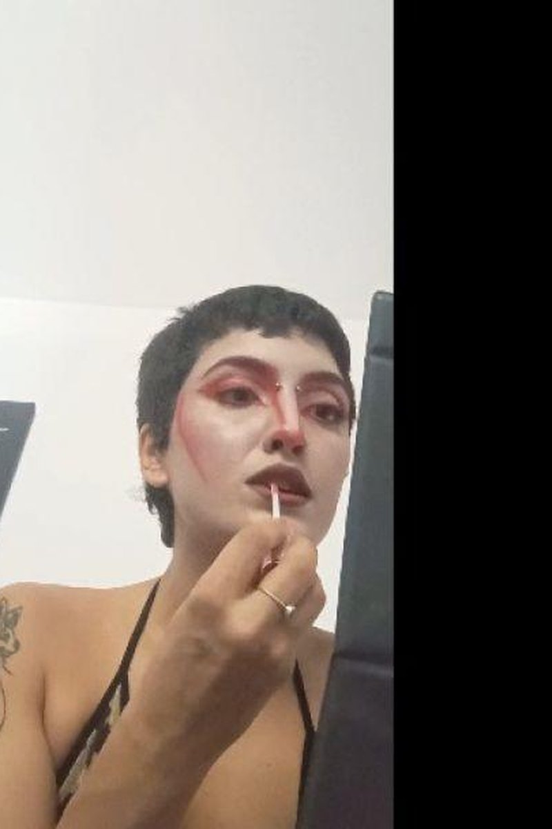 Goth Make Up - Screenshot 1 of 4 - Babes
