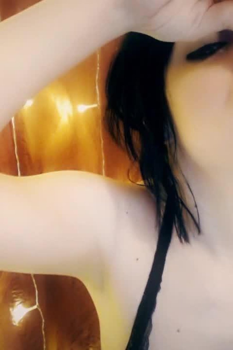 Pointy Pinch - Screenshot 1 of 4 - Nose Pinching