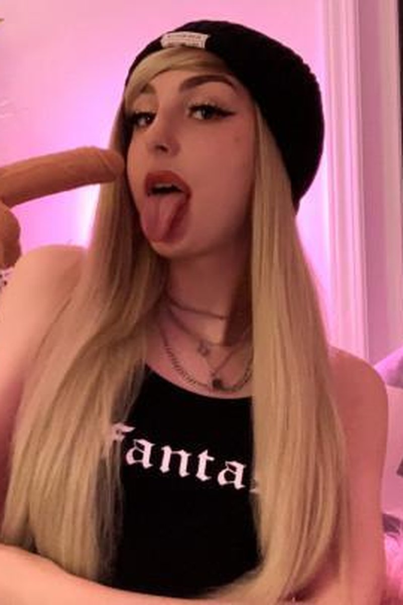 Use Me - Screenshot 1 of 4 - Big Dick