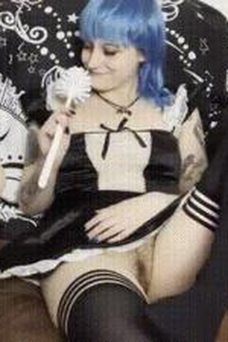 Odd Insertions 17 - Screenshot 1 of 4 - European