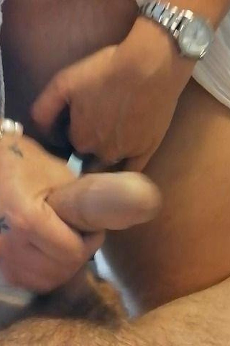 Handjob - Screenshot 1 of 4 - Big Dick