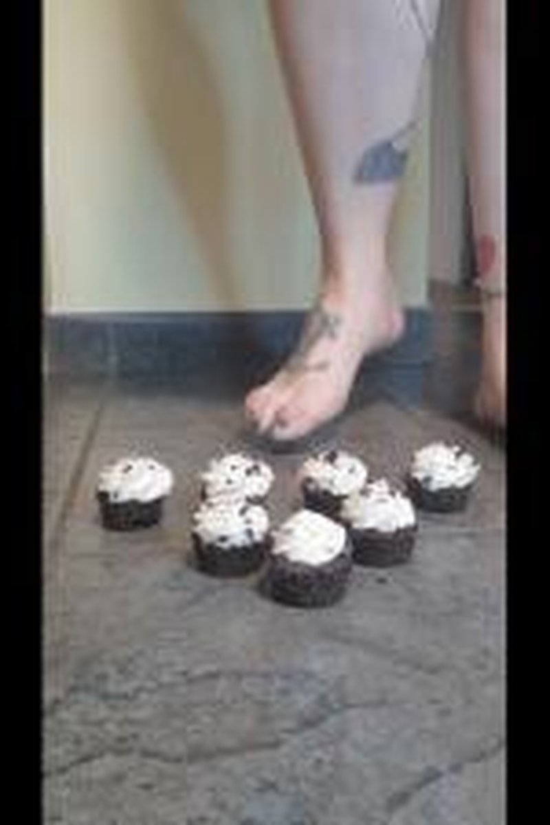 Cupcake Crush - Screenshot 1 of 4 - BBW