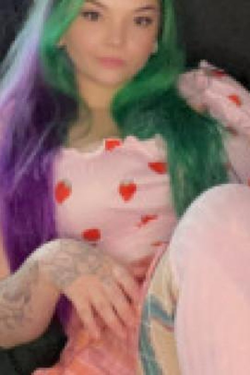 Touch Me - Screenshot 1 of 4 - Babes