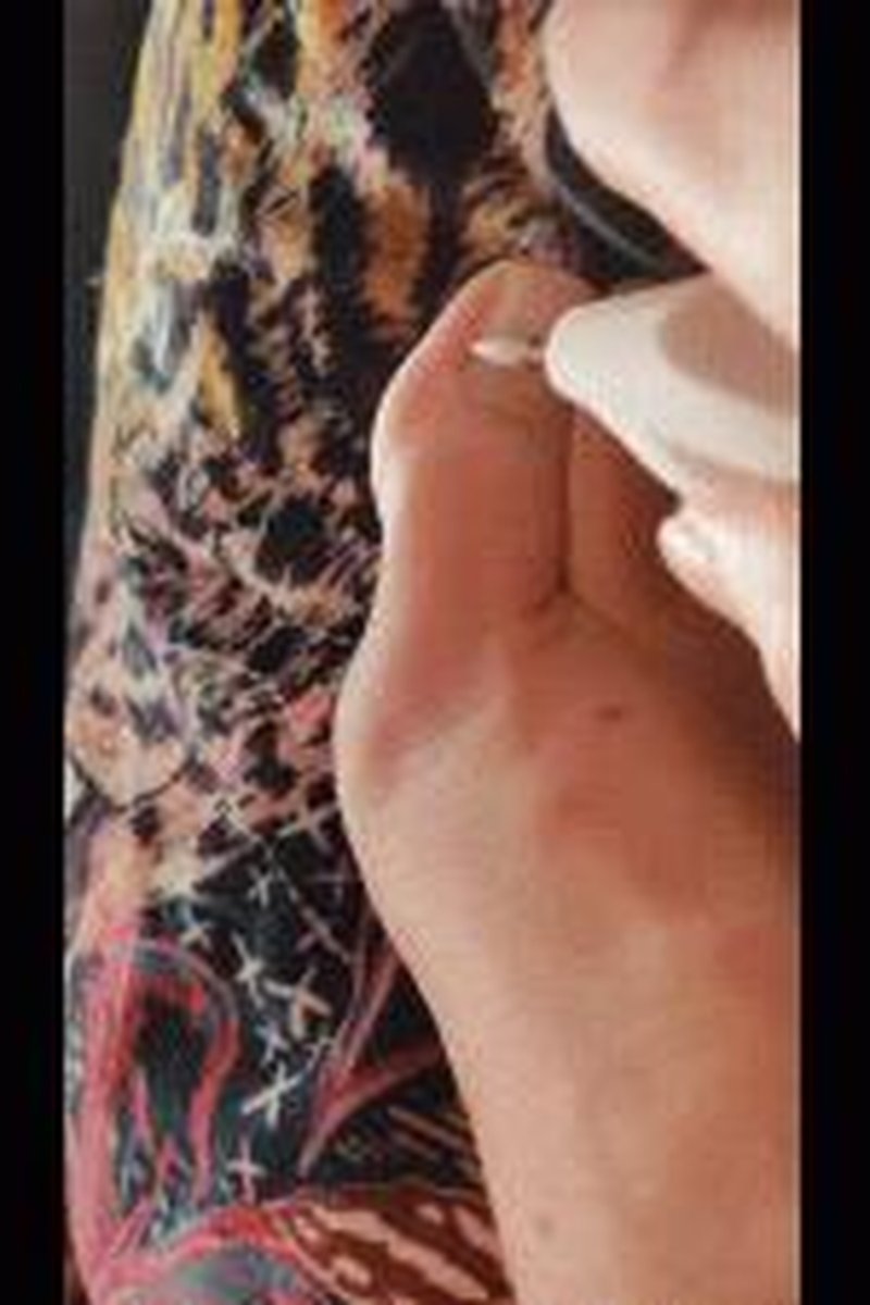 Do My Nails - Screenshot 1 of 4 - Foot Dust