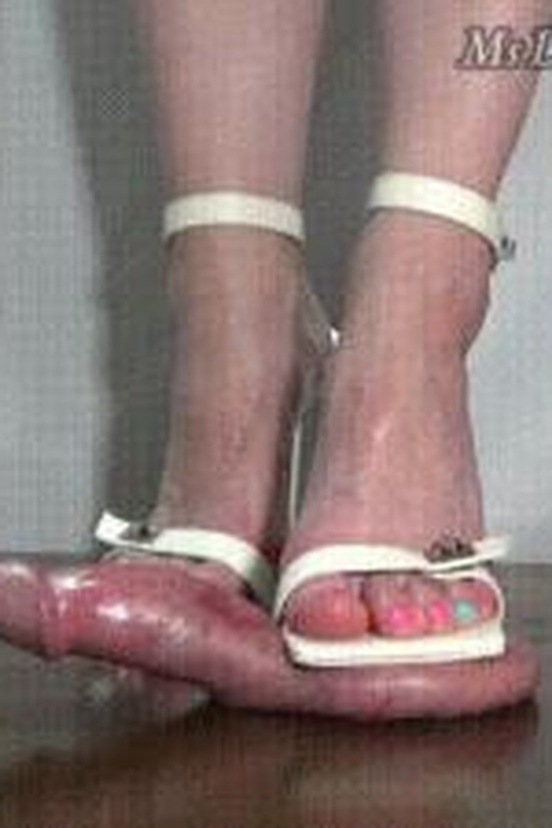 Balls So Flat! HD - Screenshot 1 of 4 - Cock Trample