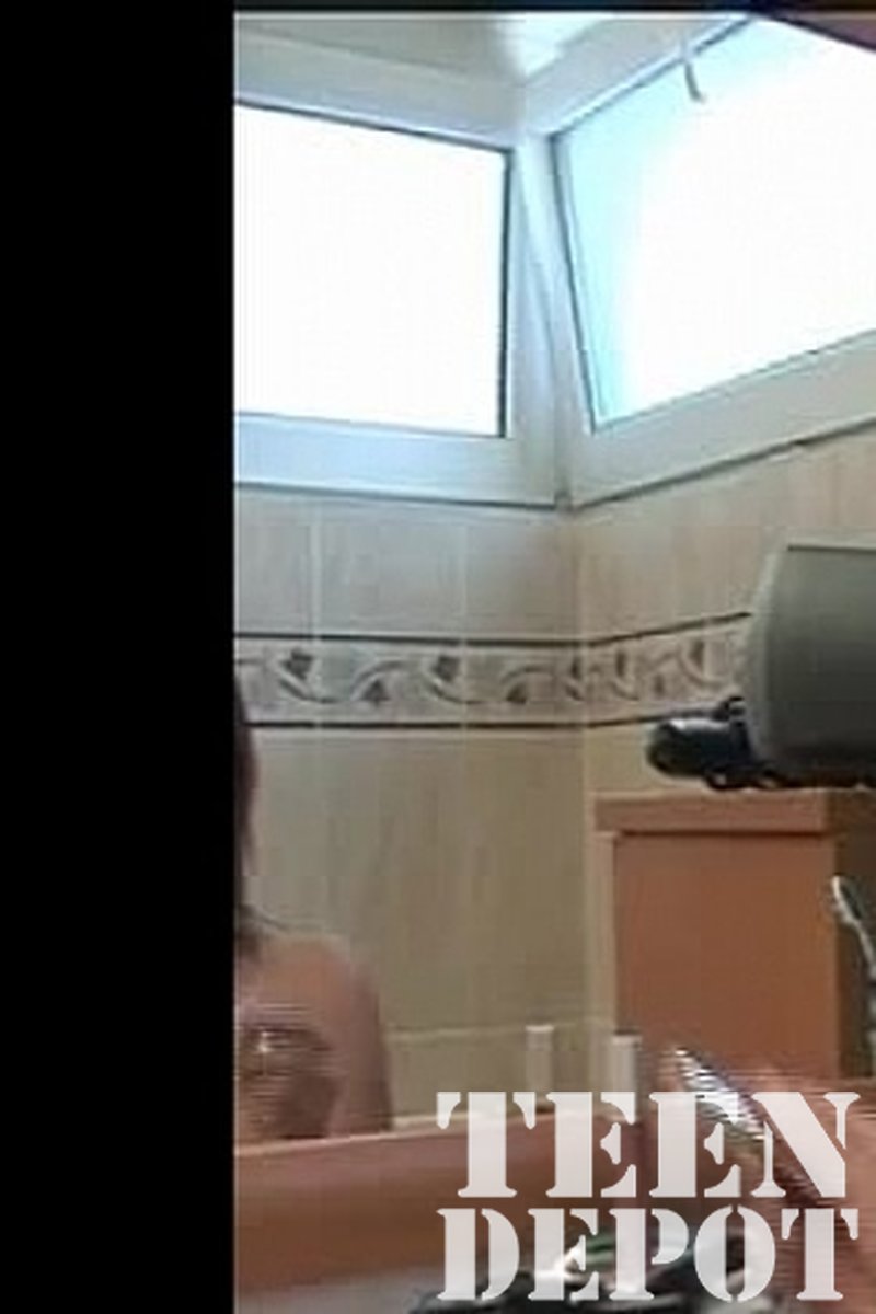 Judit - Screenshot 1 of 4 - Teen (18-22)