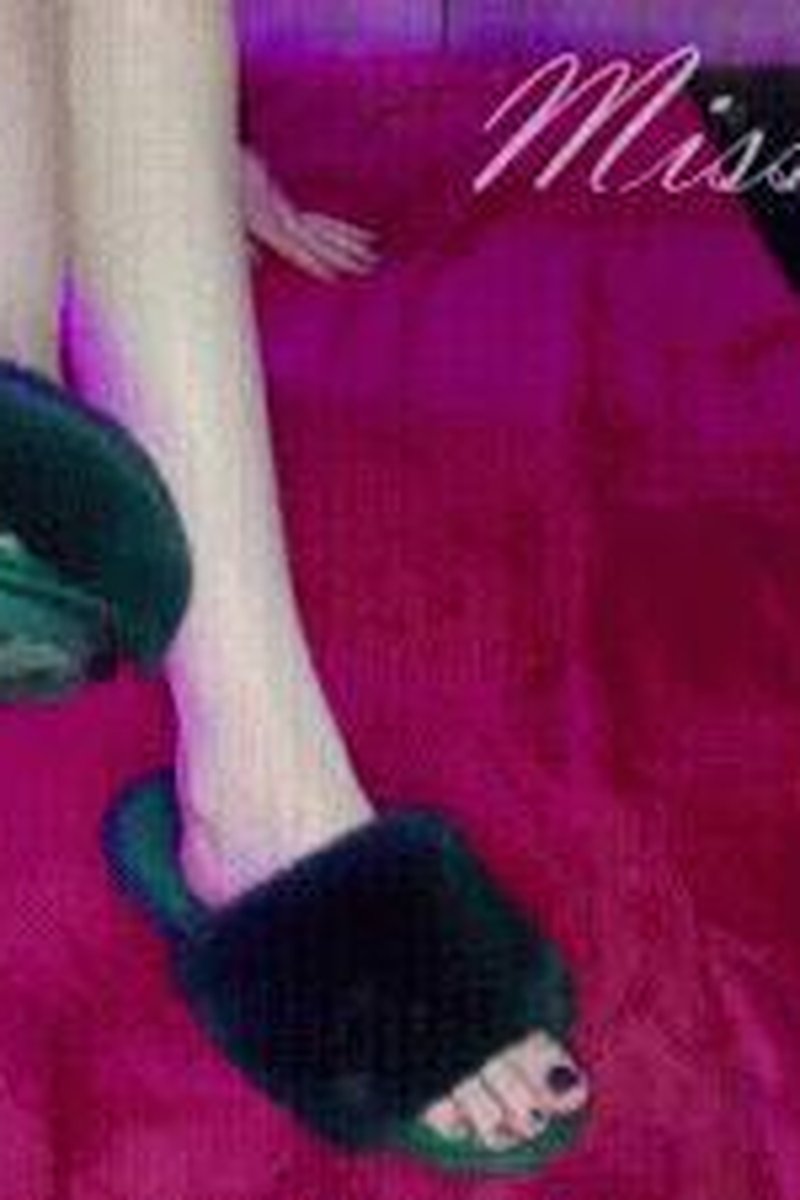 Slipper Obsession - Screenshot 1 of 4 - Femdom