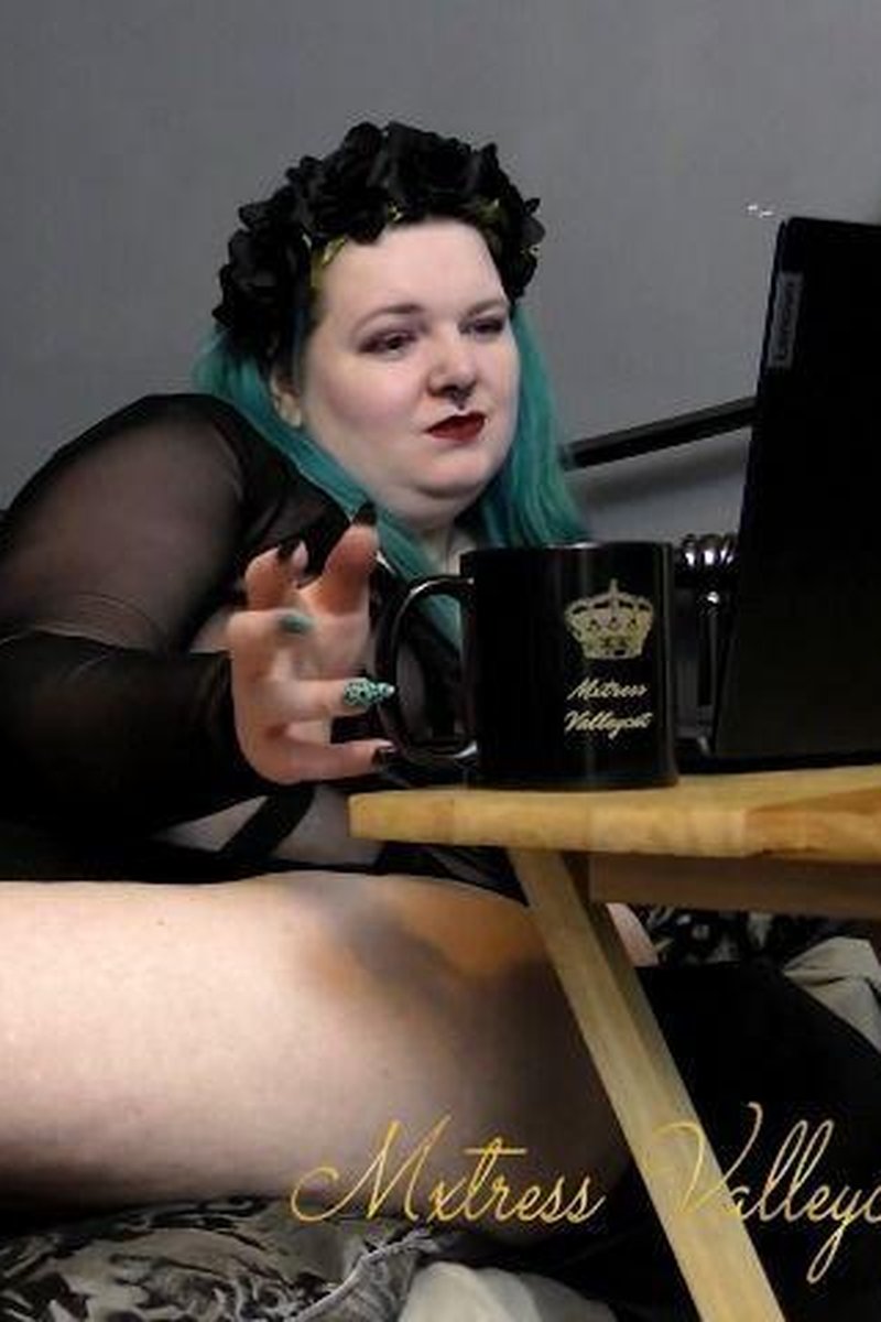 Tea Break - Screenshot 1 of 4 - Foot Fetish