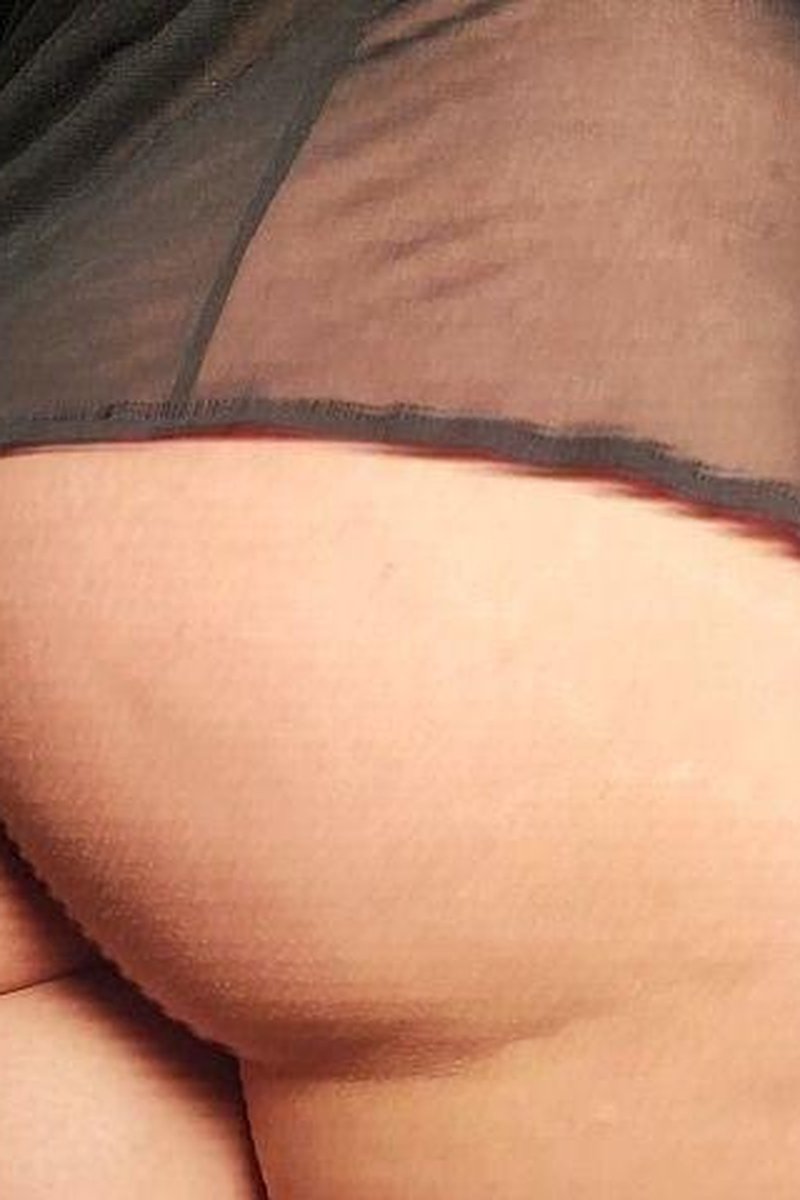 Stripteasing - Screenshot 1 of 4 - Ass Worship