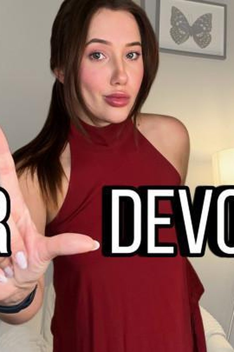 Loser Devotion - Screenshot 1 of 4 - Babes