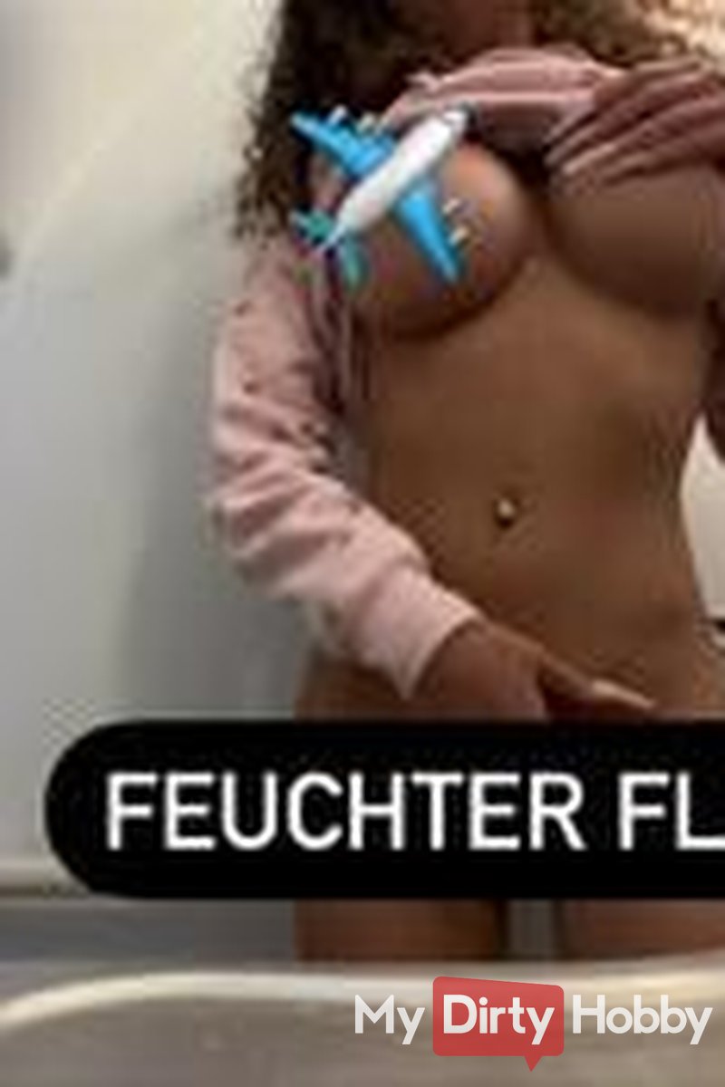 Damp Plane - Screenshot 1 of 4 - Alyssa Hot