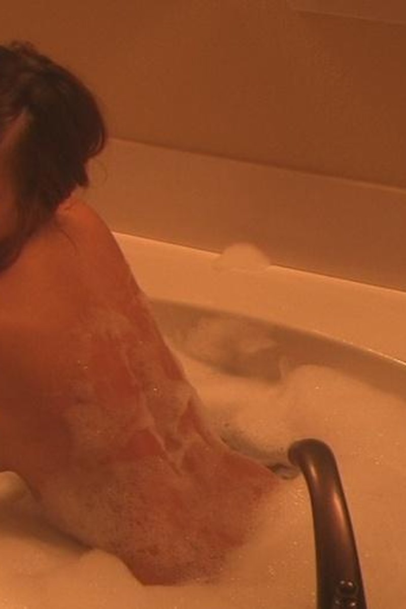 Bath Tub - Screenshot 1 of 4 - Amateur