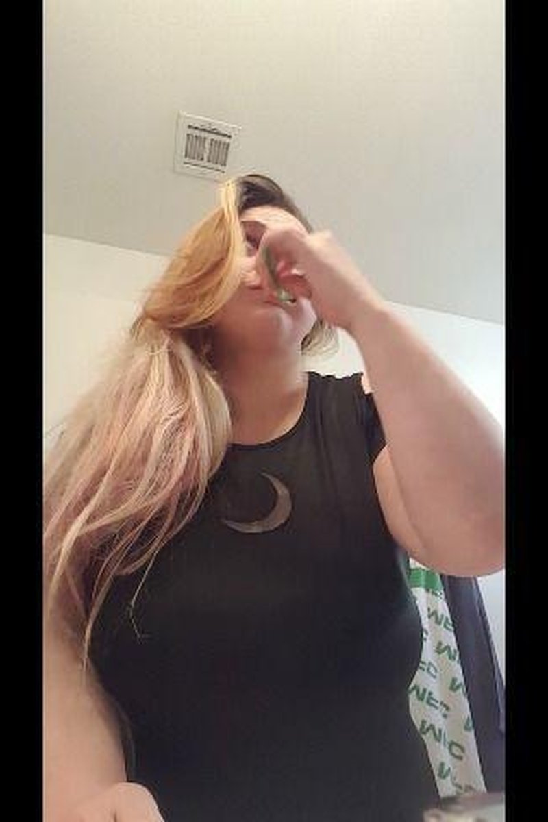 Brushing My Teeth - Screenshot 1 of 4 - Fetish