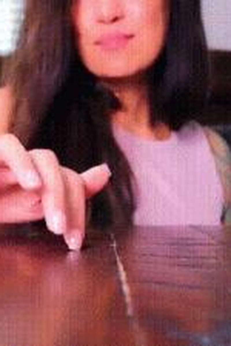 Handsy Giantess - Screenshot 1 of 4 - ASMR
