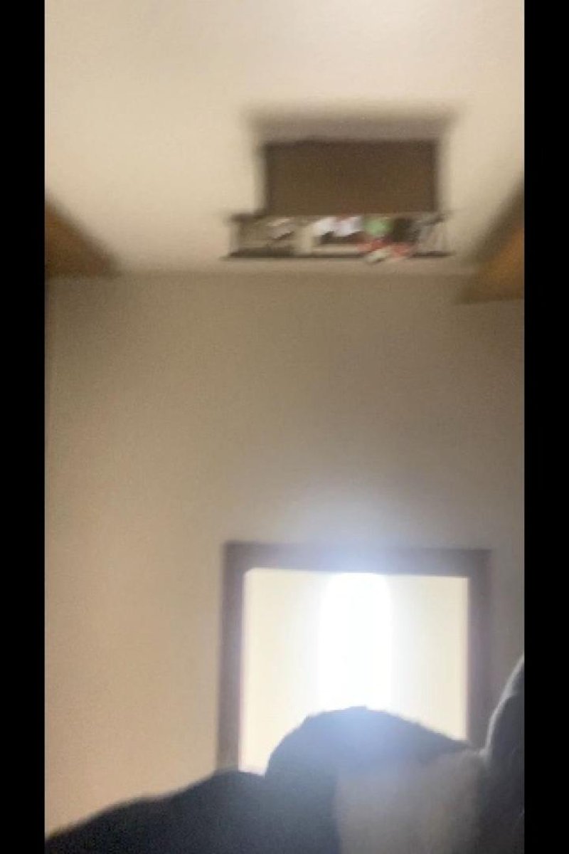 Pee Desperation - Screenshot 1 of 4 - Golden Shower