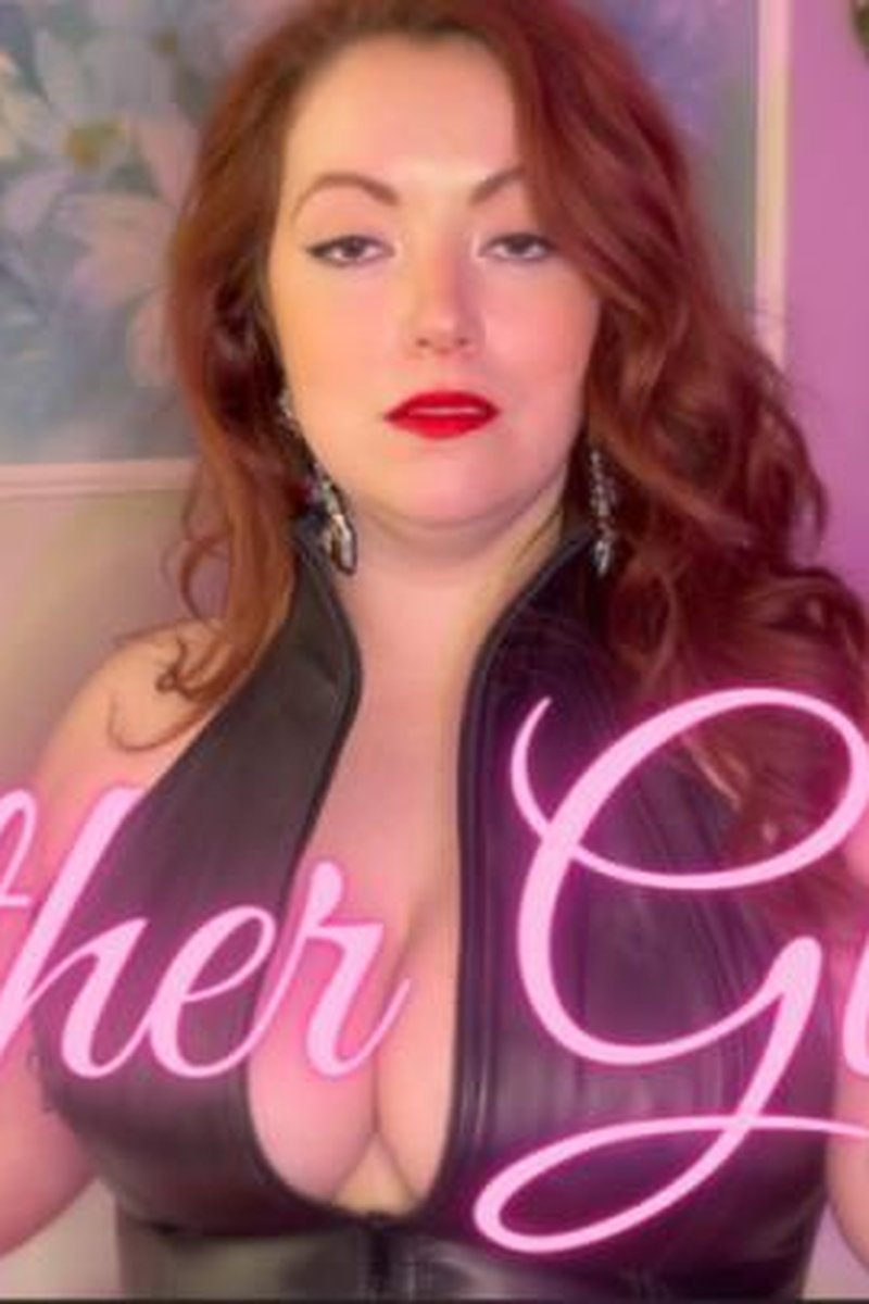 Leather Gloves - Screenshot 1 of 4 - Femdom