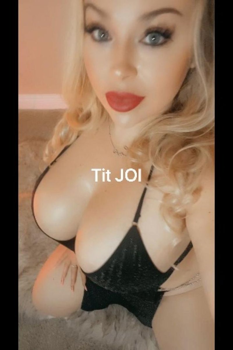 Topless JOI - Screenshot 1 of 4 - Big Tits