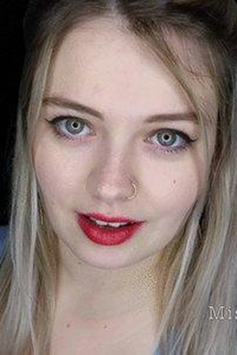 Safe With Me - Screenshot 1 of 4 - Blonde Hair (Female)