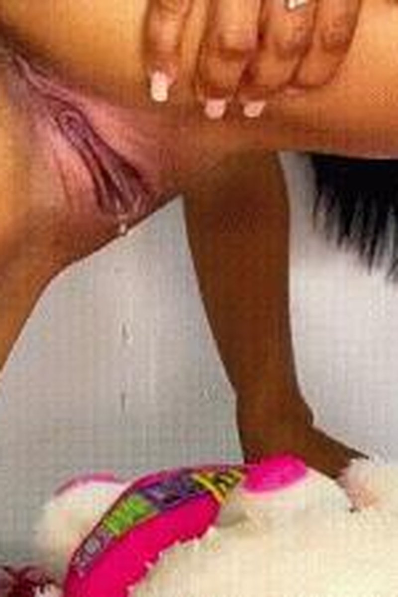 Piss Teddy Compilation - Screenshot 1 of 4 - Latin Woman
