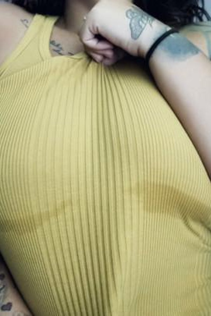Boob Sweat - Screenshot 1 of 4 - Armpit Fetish